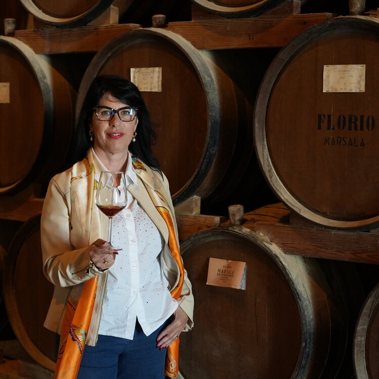 Maria Elena Bello